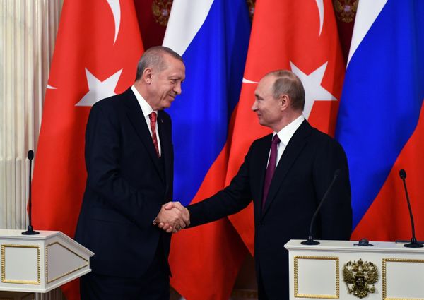 Встреча президента РФ В. Путина с президентом Турции Р. Т. Эрдоганом Встреча президента РФ В. Путина с президентом Турции Р. Т. Эрдоганом