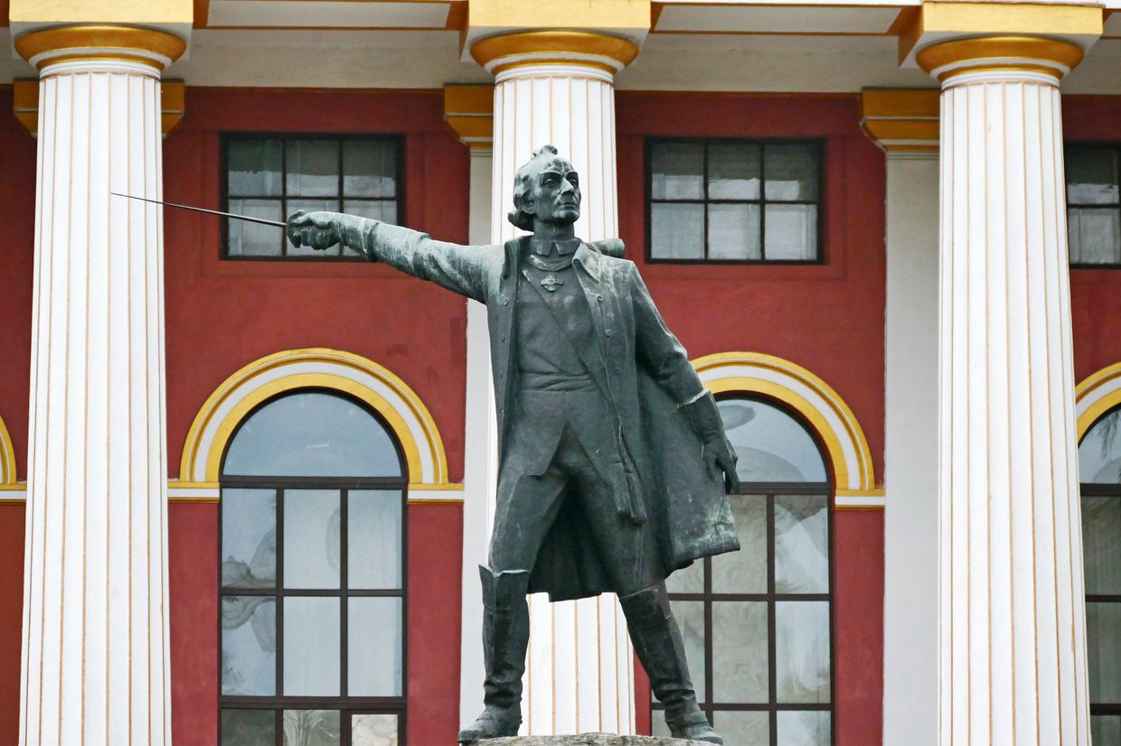 Памятник русского полководца Александра Суворова