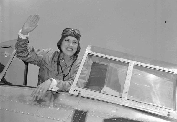 Жаклин Кокран после перелета из Нью-Йорка в Майами в 1937 году