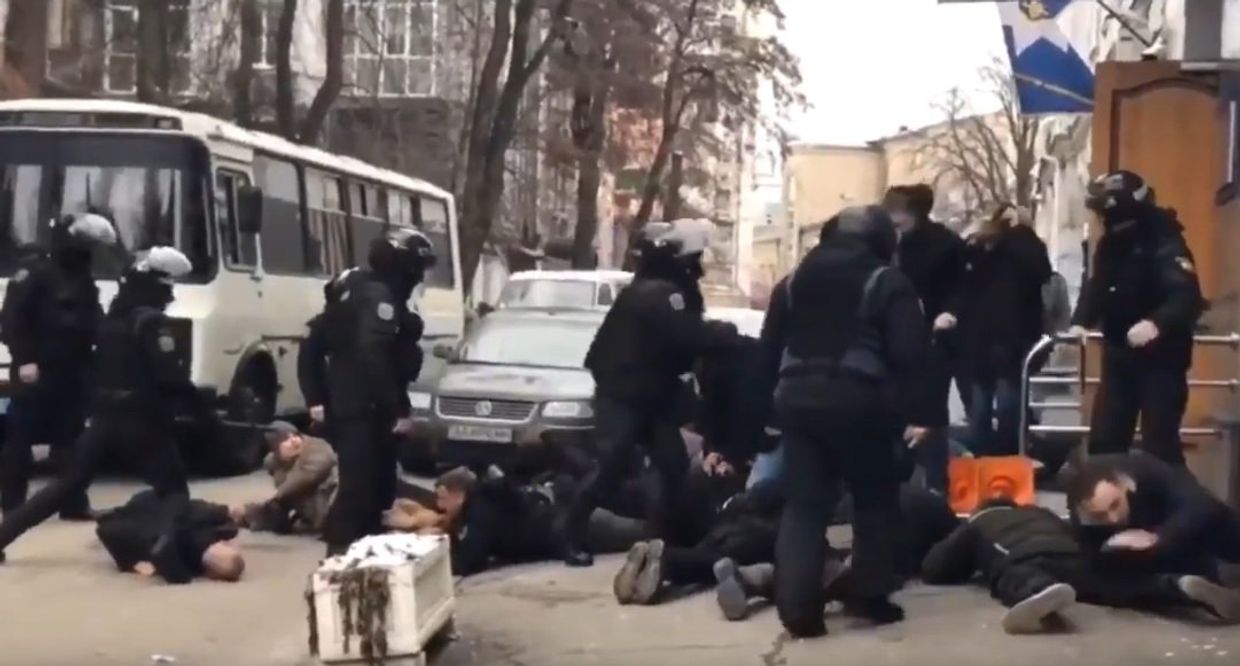 Ложись, бандера!