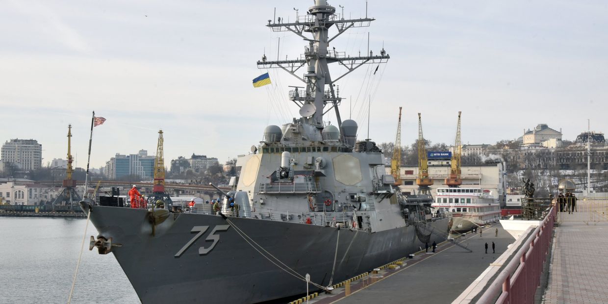 Ракетный эсминец  США «Дональд Кук» вошел в порт Одессы