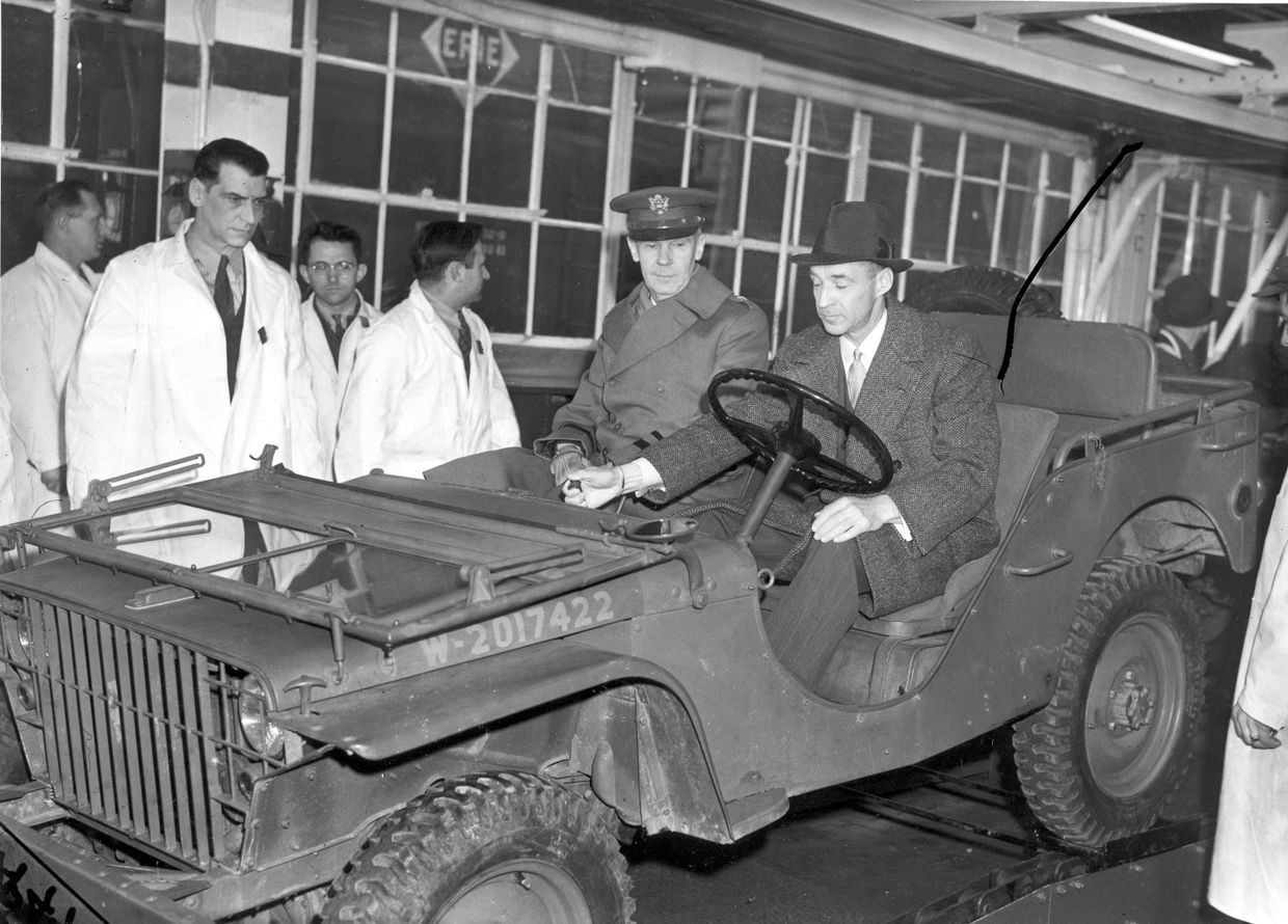 28 февраля 1941. Президент Ford Эдсел Форд в первом Blitz Buggy 28 февраля 1941. Президент Ford Эдсел Форд в первом Blitz Buggy