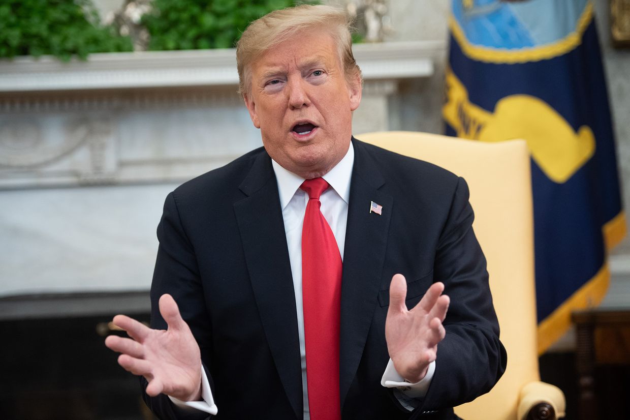 Президент США Дональд Трамп во время встречи с Фабиан Росалес, женой лидера венесуэльской оппозиции Хуана Гуайдо