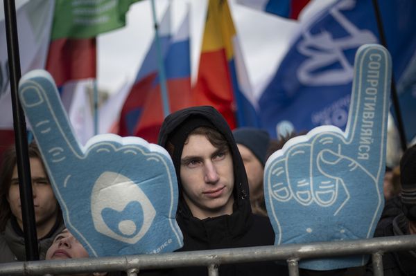 Участники согласованного митинга против действий властей в области регулирования интернет-отрасли