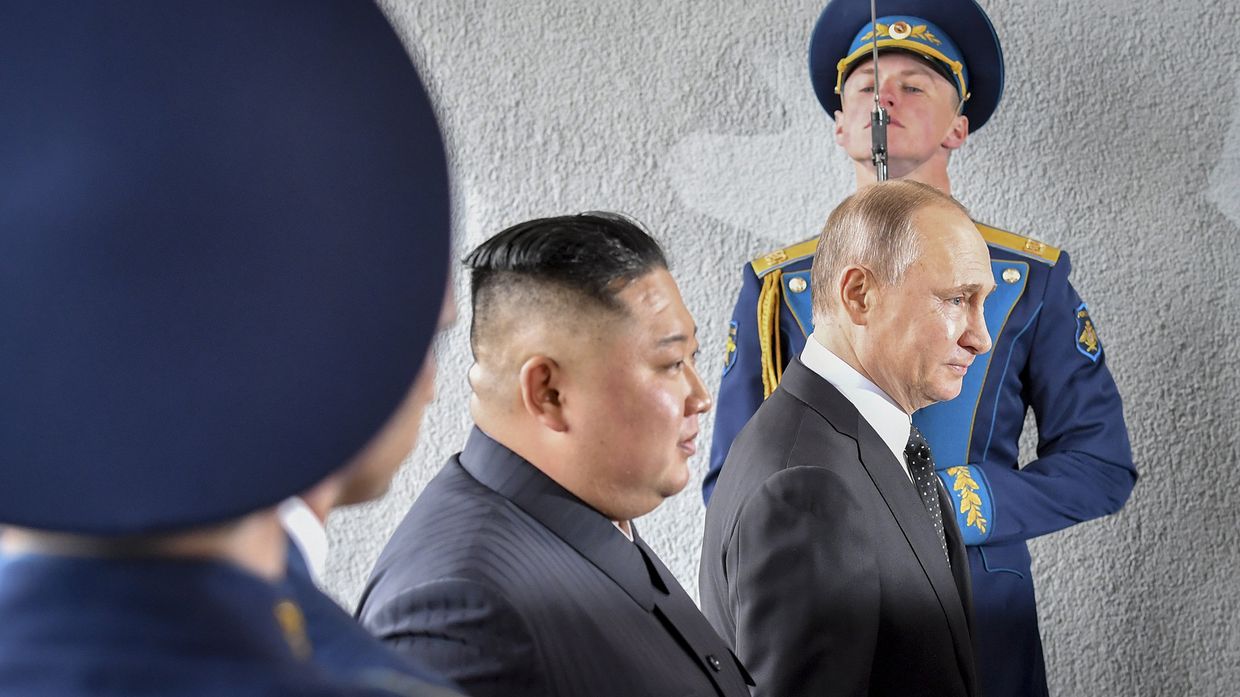 Президент РФ Владимир Путин и председатель Госсовета Корейской Народно-Демократической Республики Ким Чен Ын