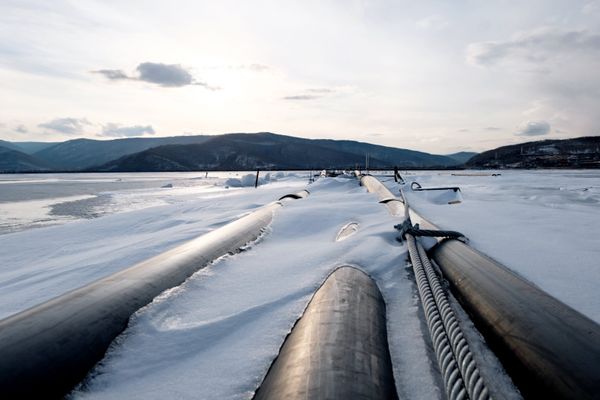 Строительство завода по розливу воды на берегу Байкала приостановлено