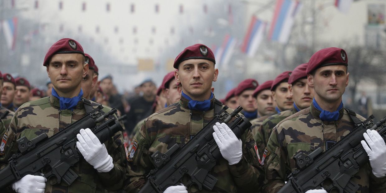 Парад посвященный 26-й годовщине Республики Сербской в Баня-Лука Парад посвященный 26-й годовщине Республики Сербской в Баня-Лука