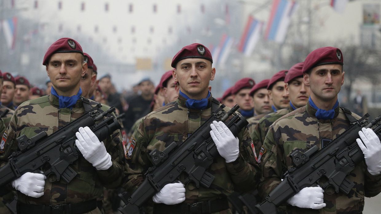Парад посвященный 26-й годовщине Республики Сербской в Баня-Лука