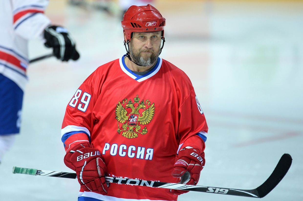 Хоккеист Александр Могильный