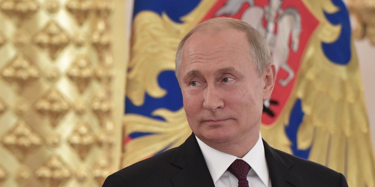 Президент РФ В. Путин вручил ордена Родительская слава многодетным семьям