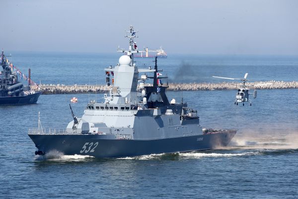 Празднование Дня ВМФ в городах России