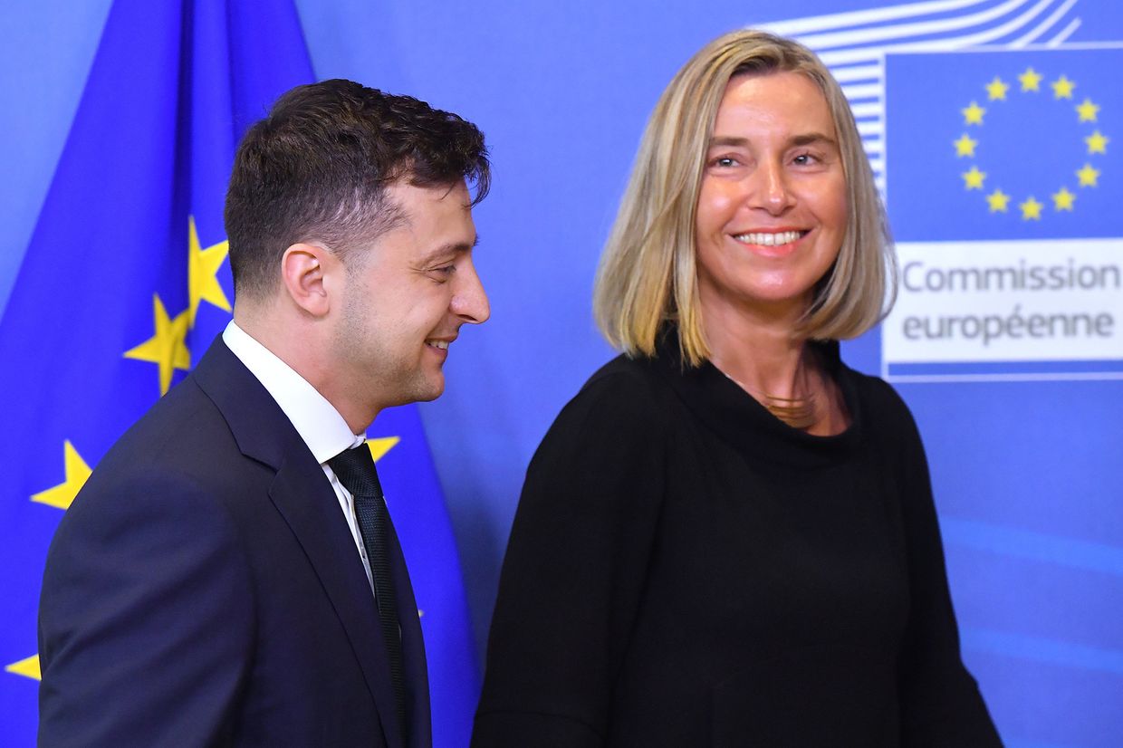 Глава МИД ЕС Федерика Могерини и президент Украины Владимир Зеленский в Брюсселе