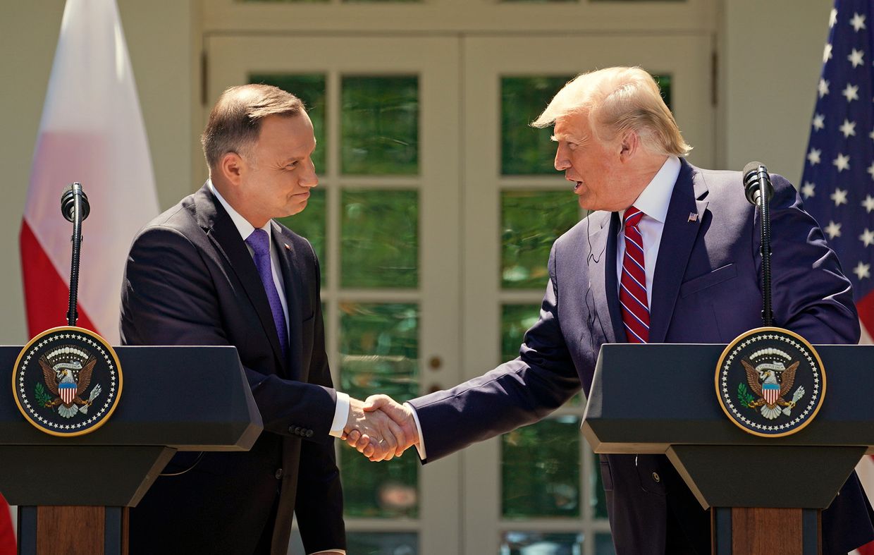 Президент США Дональд Трамп и президент Польши Анджей Дуда во время совместной пресс-конференции в Вашингтоне Президент США Дональд Трамп и президент Польши Анджей Дуда во время совместной пресс-конференции в Вашингтоне