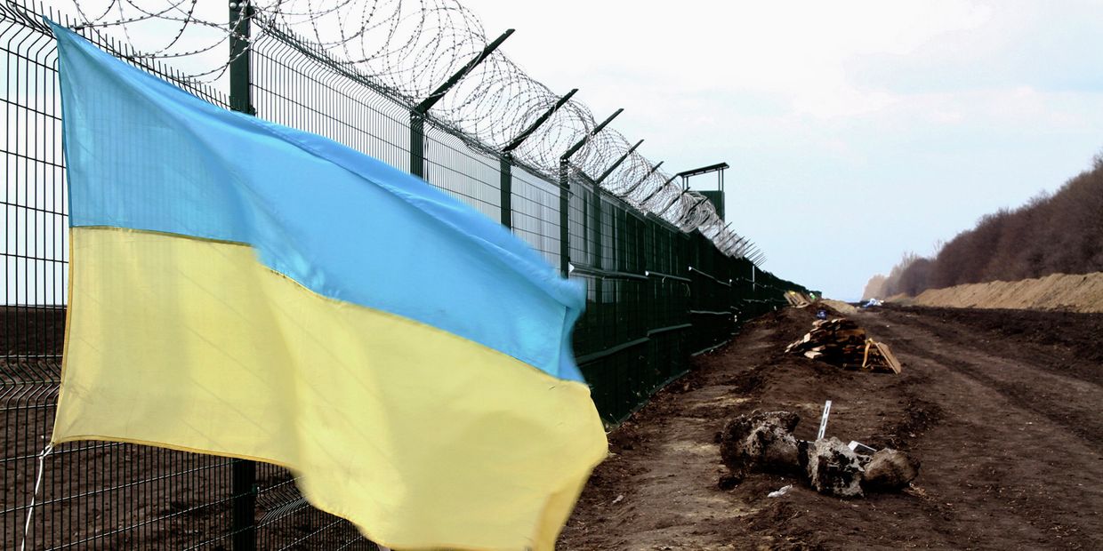 Украинский флаг на границе с Россией Украинский флаг на границе с Россией