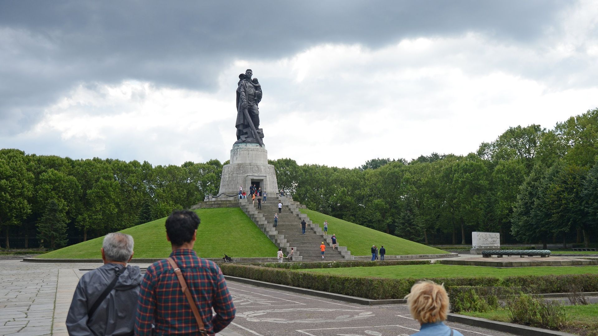 Монумент Воин-освободитель в Трептов-парке в Берлине - ИноСМИ, 1920, 13.06.2026