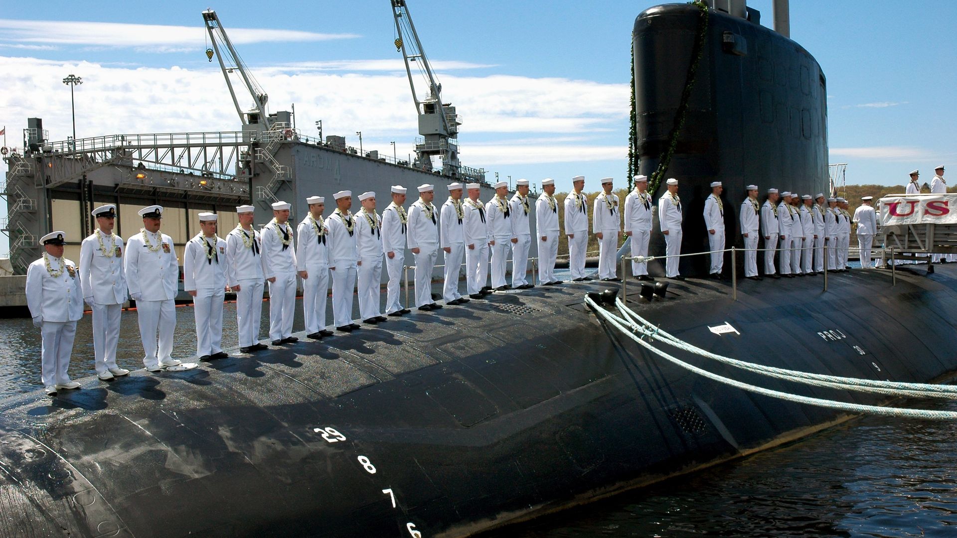Экипаж на палубе подводной лодки ВМС США USS Hawaii на базе в Гротоне, штат Коннектикут - ИноСМИ, 1920, 14.06.2019