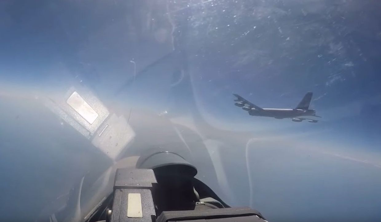 Су-27 осуществил перехват Б-52