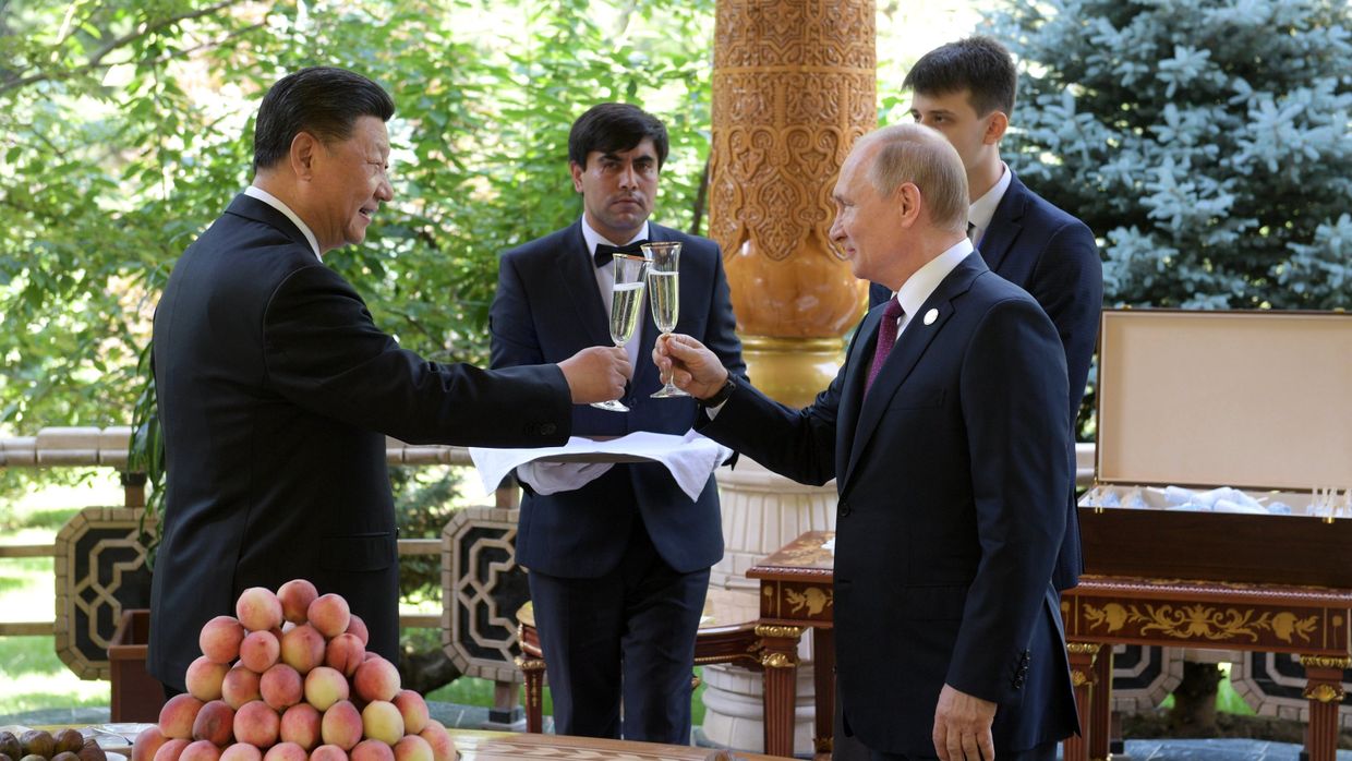 Президент РФ Владимир Путин и председатель КНР Си Цзиньпин Президент РФ Владимир Путин и председатель КНР Си Цзиньпин