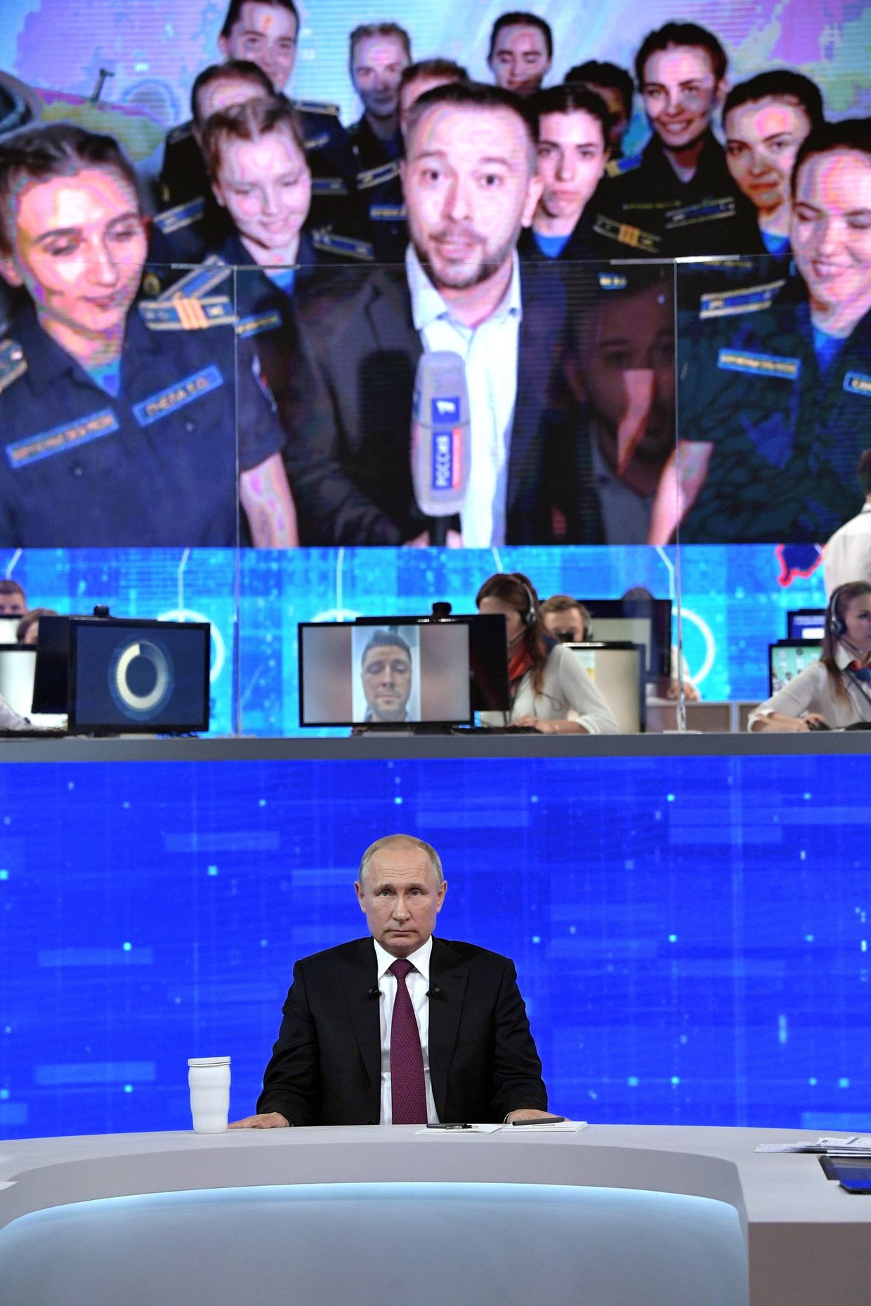 Прямая линия с президентом РФ Владимиром Путиным