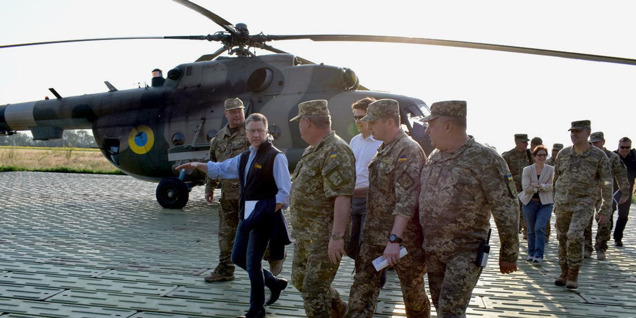Спецпредставитель США по Украине Курт Волкер на Донбассе