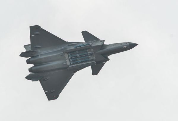 Китайский истребитель Chengdu J-20