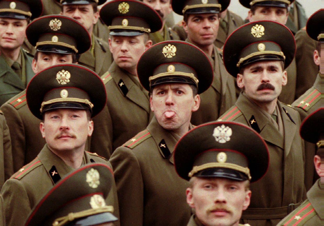 Участники репетиции Парада Победы в Санкт-Петербурге, 1995 год