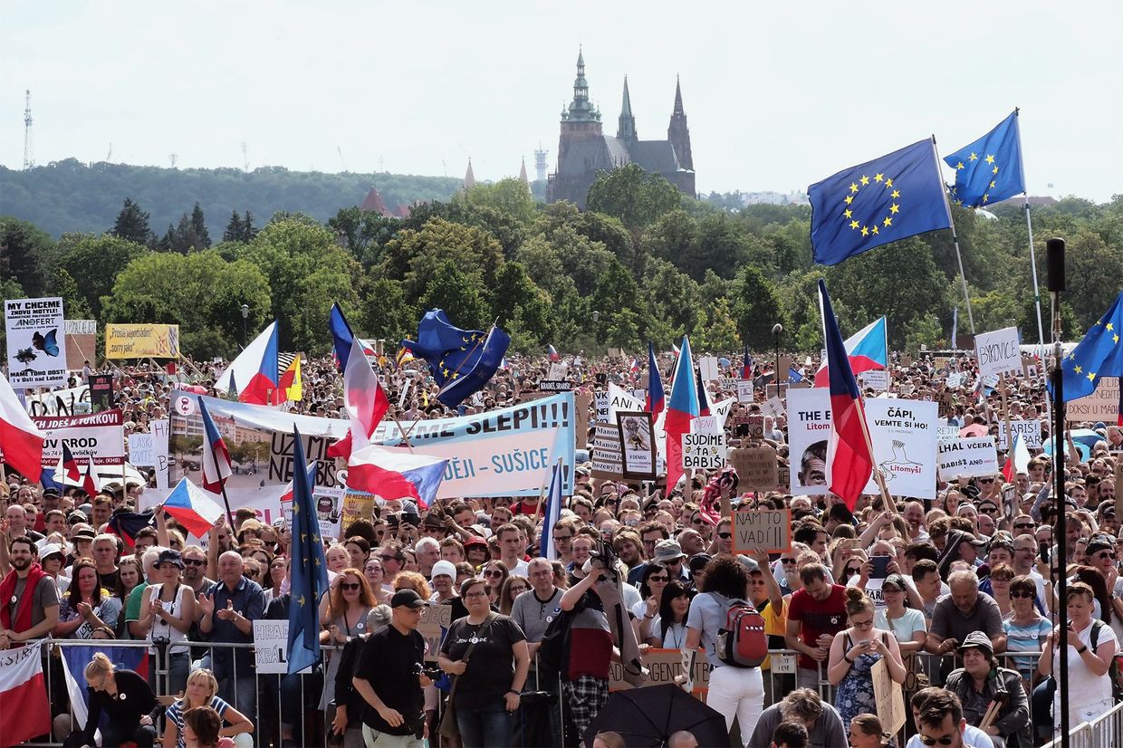 Акция в Праге против премьер-министра А. Бабиша Акция в Праге против премьер-министра А. Бабиша