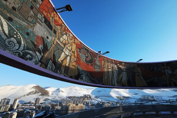 Мемориал в память советских воинов на Зайсан-Толгое в Улан-Баторе Мемориал в память советских воинов на Зайсан-Толгое в Улан-Баторе