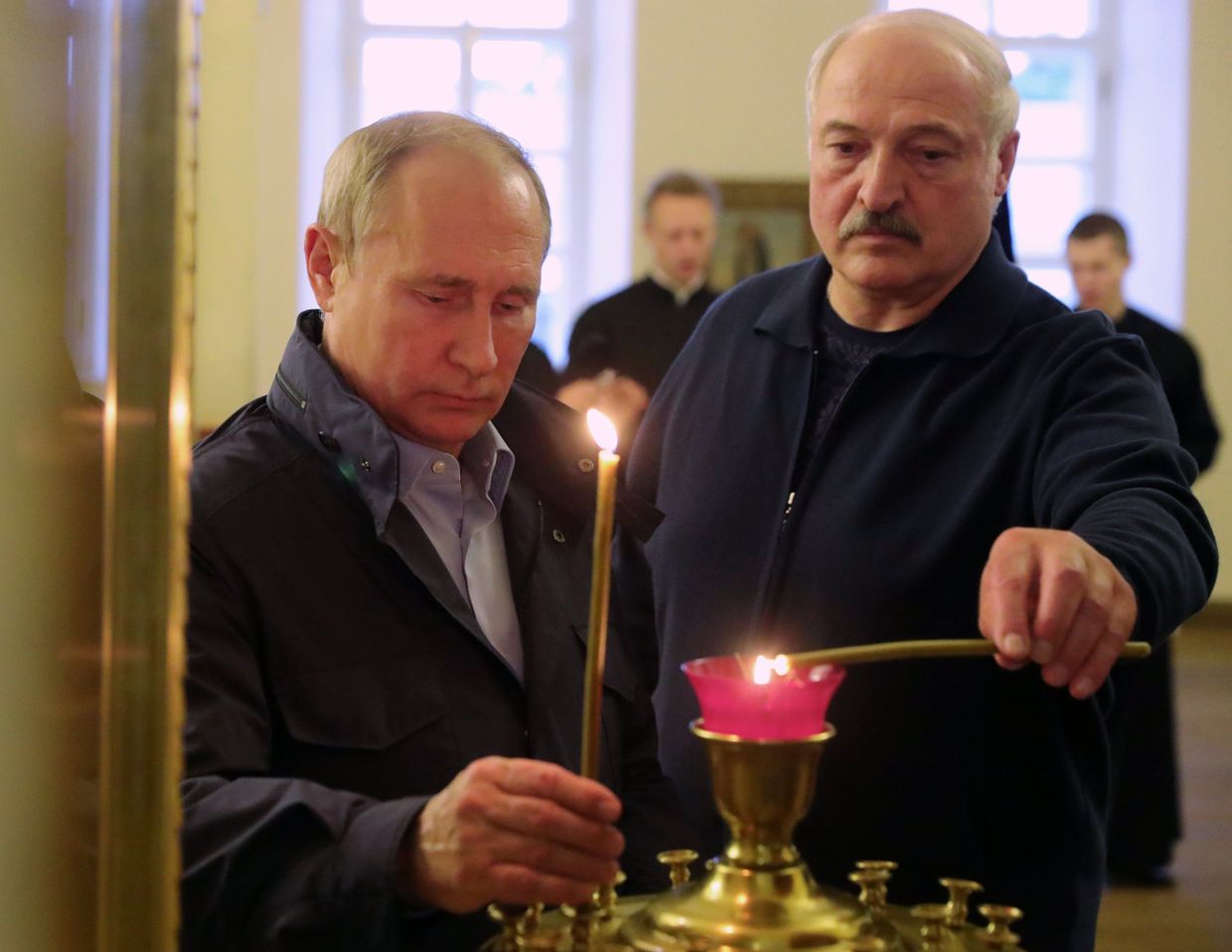 Президенты РФ и Белоруссии В. Путин и А. Лукашенко посетили Коневский Рождество-Богородичный монастырь