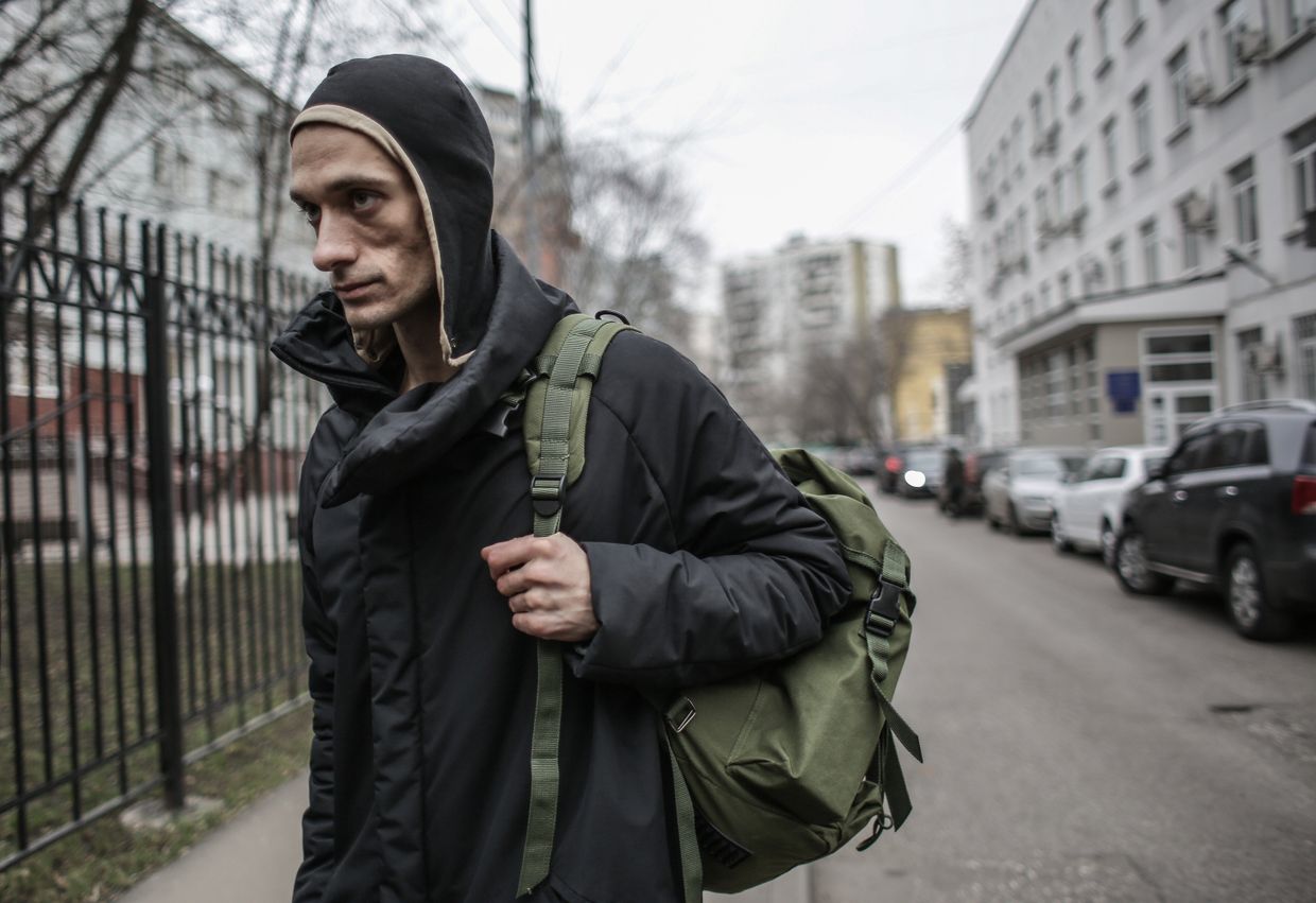 Художник Петр Павленский вызван на допрос в Москву