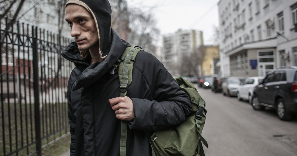 Художник Петр Павленский вызван на допрос в Москву