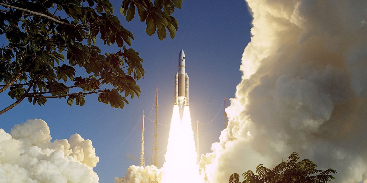 Старт ракеты Ariane 5 ECA в Куру, Французская Гвиана