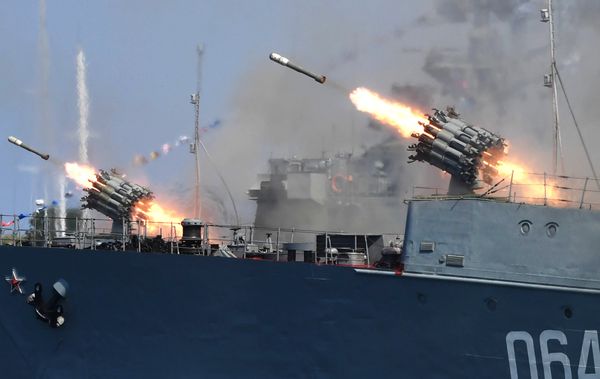 Празднование Дня ВМФ в регионах России