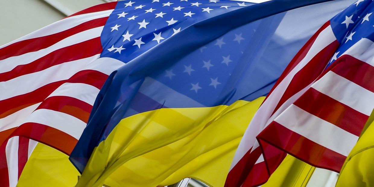 Флаги США и Украины