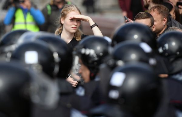 Несанкционированная акция в поддержку незарегистрированных кандидатов в Мосгордуму Несанкционированная акция в поддержку незарегистрированных кандидатов в Мосгордуму