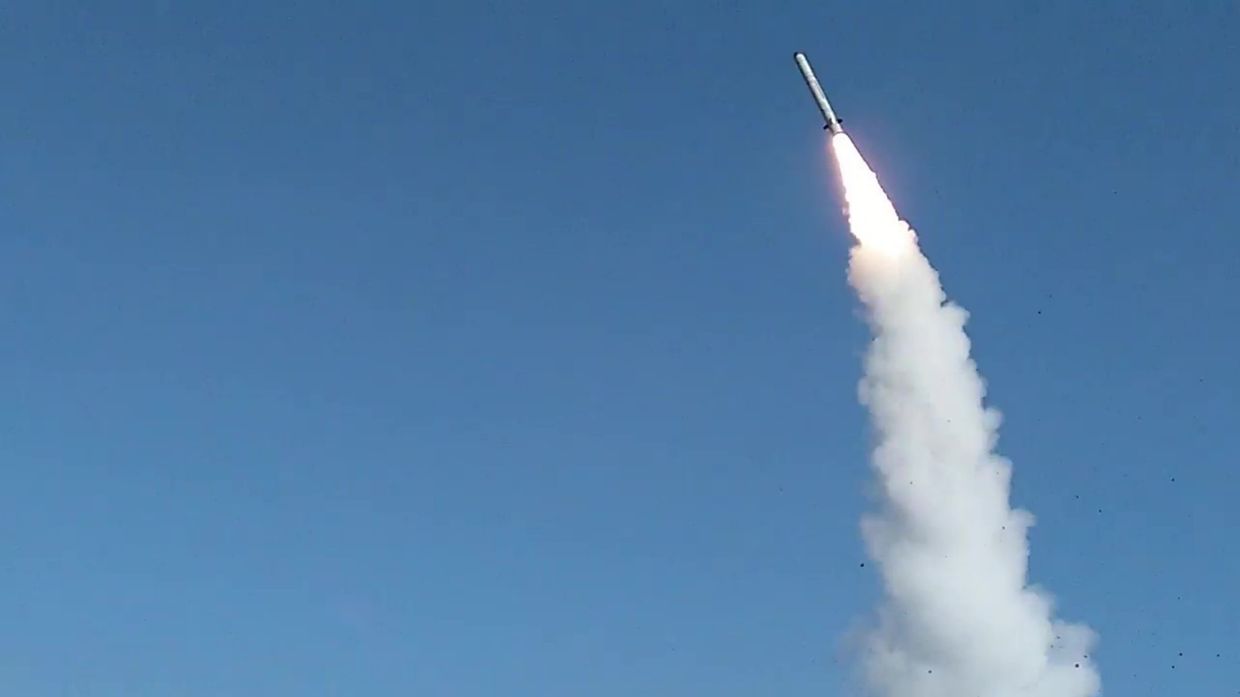 На полигоне в Астраханской области проведен боевой пуск ракеты из комплекса Искандер-М