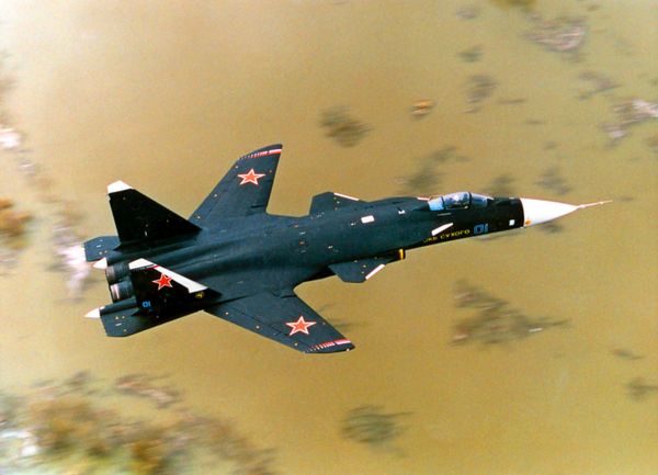 Истребитель С-37 Беркут (Су-47) в 2003 году