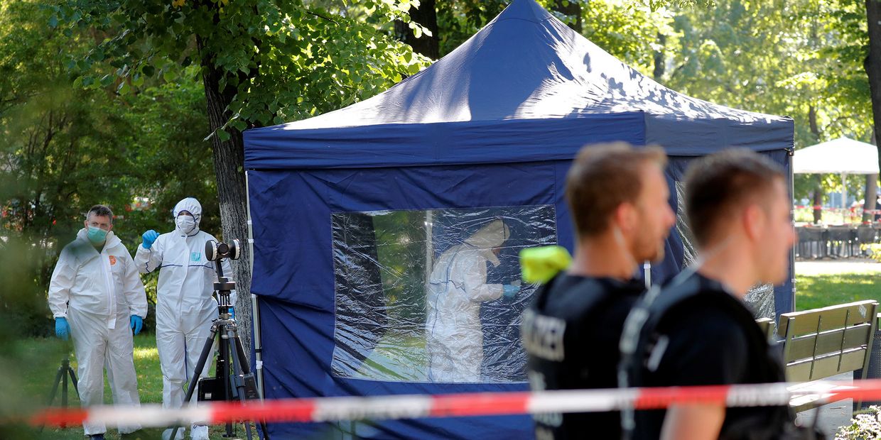 Полицейские осматривают место убийства грузина в Берлине
