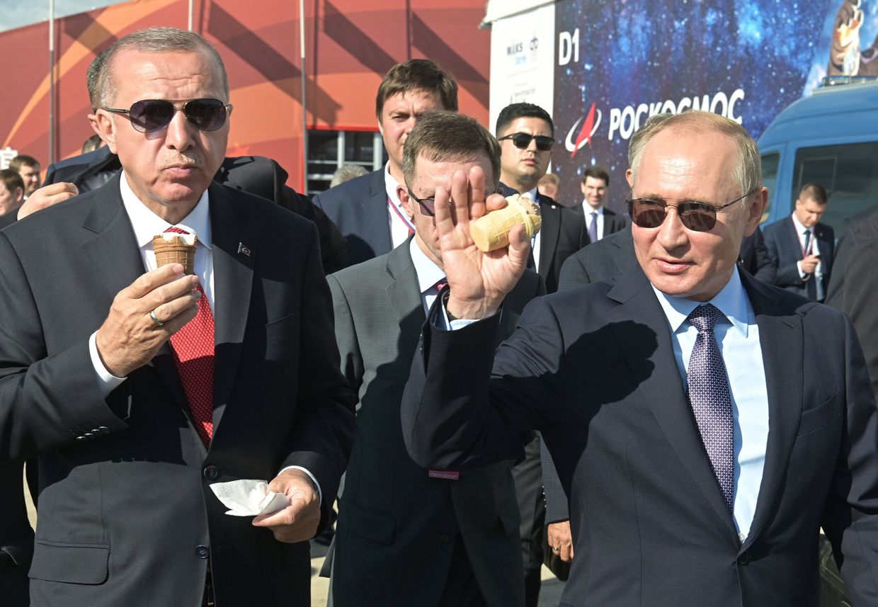 Президент РФ В. Путин и президент Турции Р. Т. Эрдоган посетили авиасалон МАКС 2019