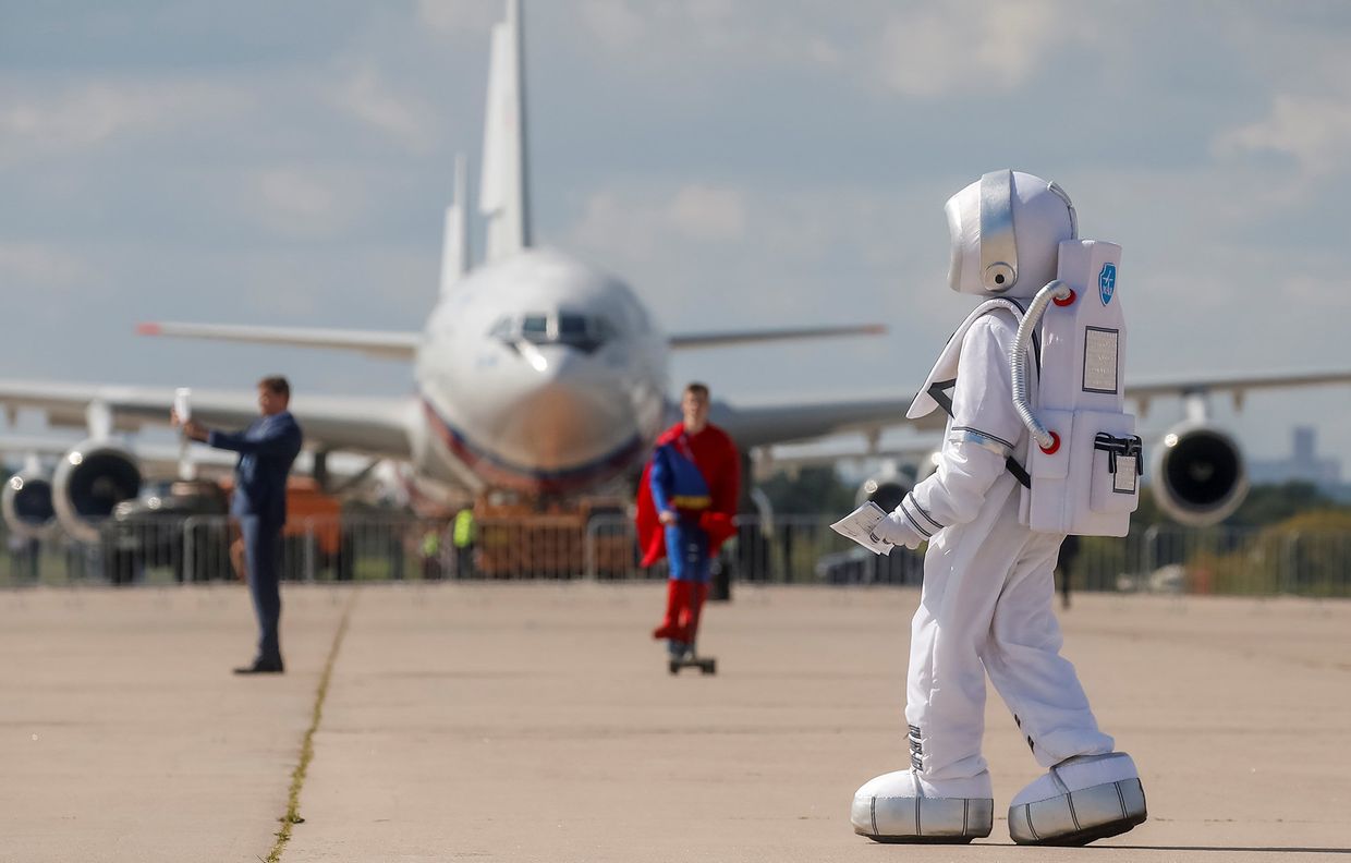 Промоутеры на авиасалоне МАКС-2019
