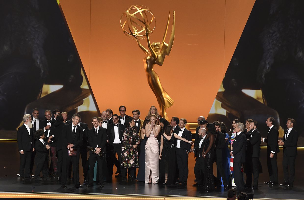 Актеры и съемочная группа Игры престолов на премии Emmy в Лос-Анджелесе Актеры и съемочная группа Игры престолов на премии Emmy в Лос-Анджелесе