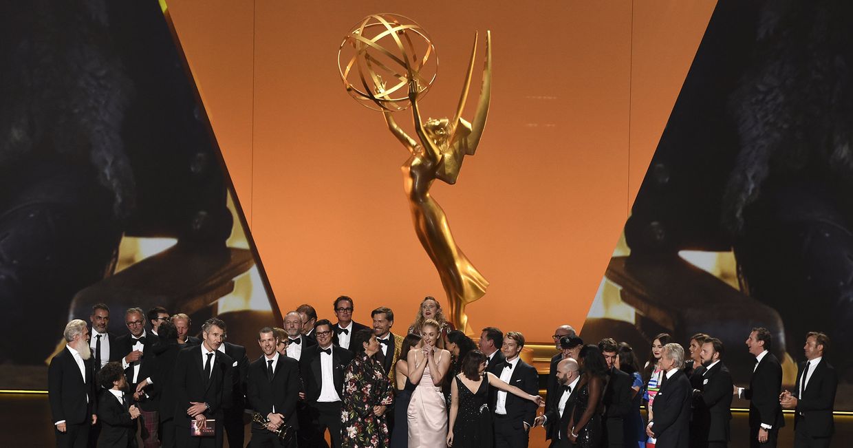 Актеры и съемочная группа Игры престолов на премии Emmy в Лос-Анджелесе Актеры и съемочная группа Игры престолов на премии Emmy в Лос-Анджелесе