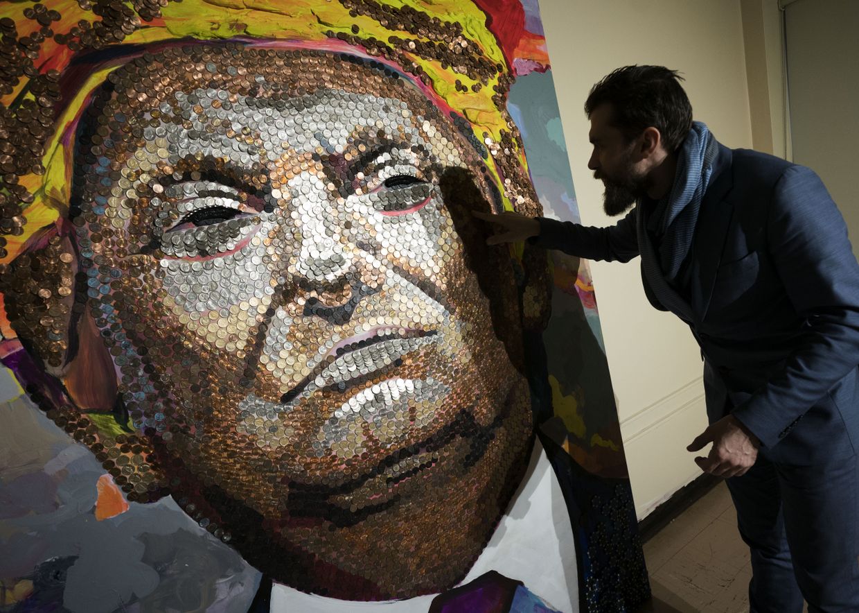 Украинский художник сделал портрет Дональда Трампа из американских монет