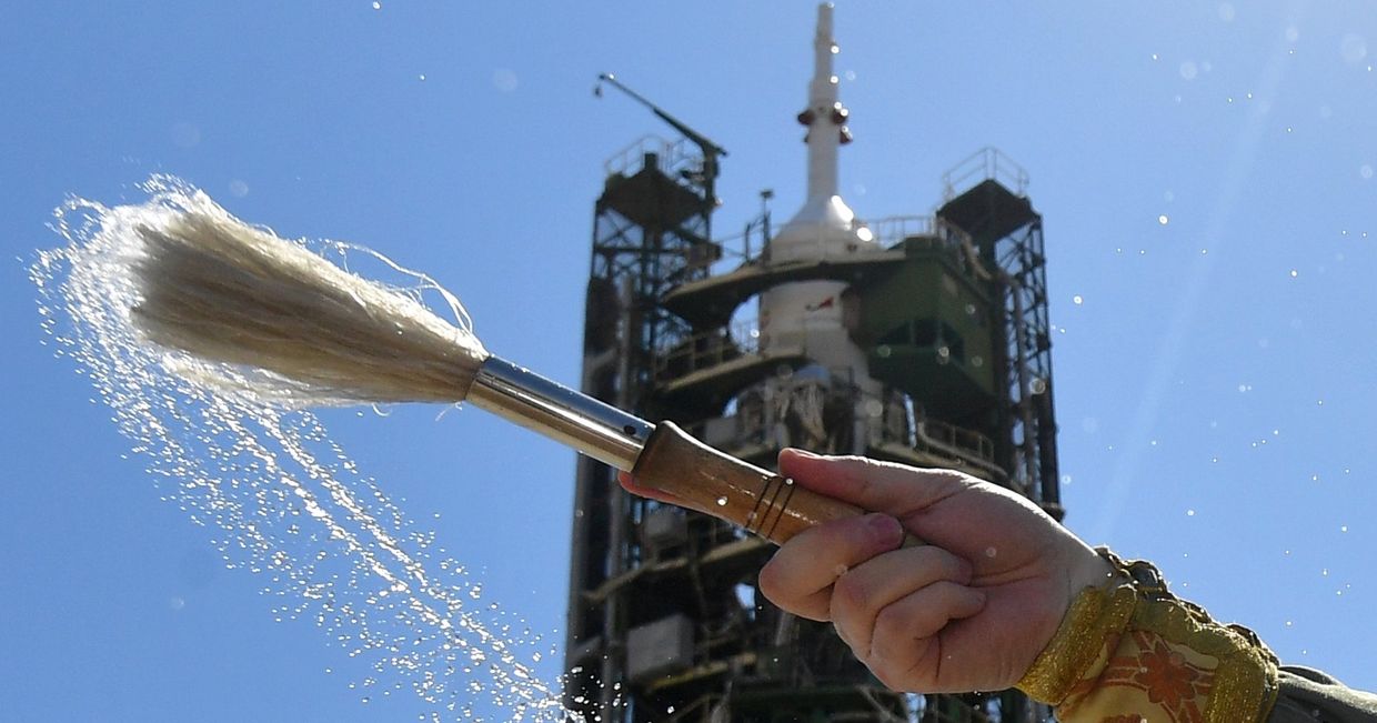 Освящение РН Союз-ФГ с ТПК Сoюз МС-13 на Байконуре Освящение РН Союз-ФГ с ТПК Сoюз МС-13 на Байконуре