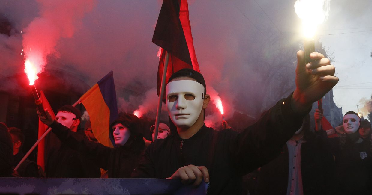 Участники митинга против согласования Киевом «формулы Штайнмайера»