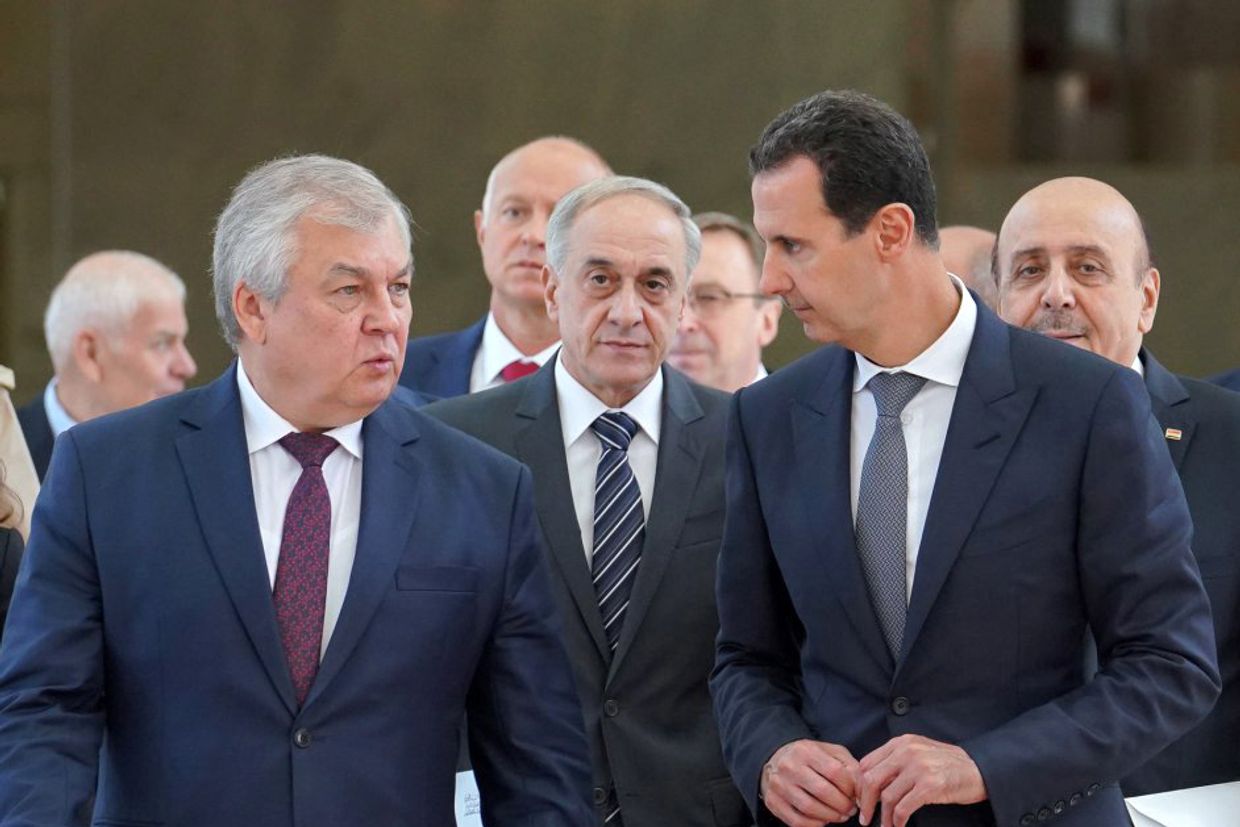 15 сентября 2019 года. Президент Сирии Башар Асад и специальный представитель РФ по Сирии Александр Лаврентьев во время встеречи в Дамаске 15 сентября 2019 года. Президент Сирии Башар Асад и специальный представитель РФ по Сирии Александр Лаврентьев во время встеречи в Дамаске