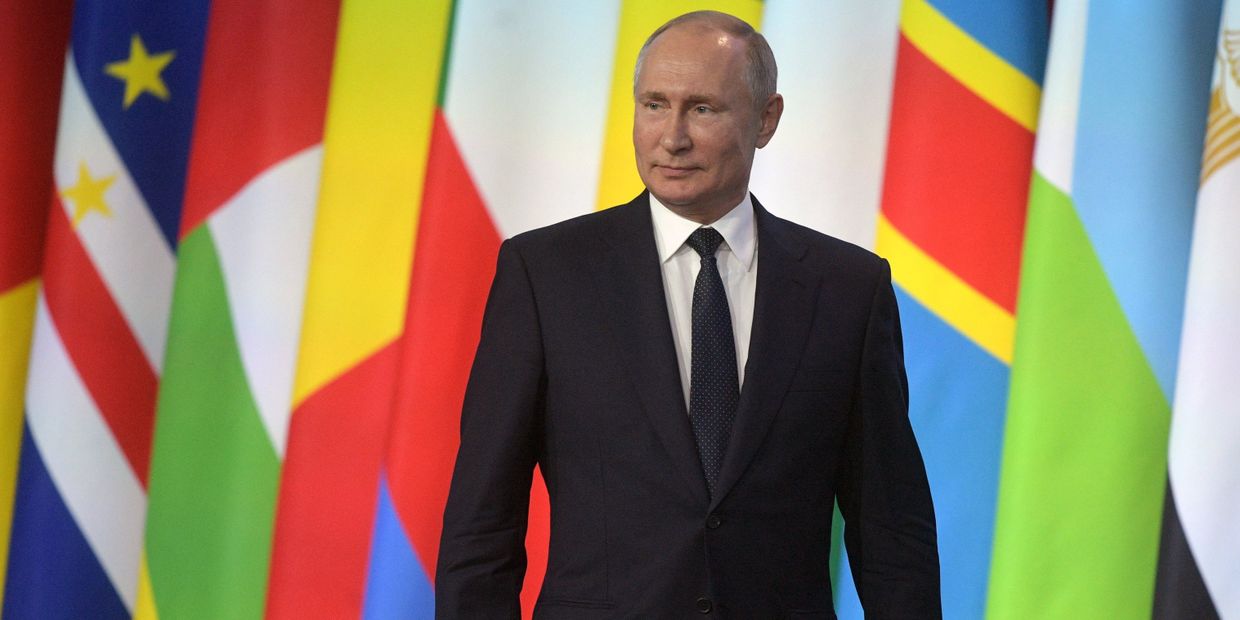 Президент РФ В. Путин принял участие в работе форума Россия - Африка Президент РФ В. Путин принял участие в работе форума Россия - Африка