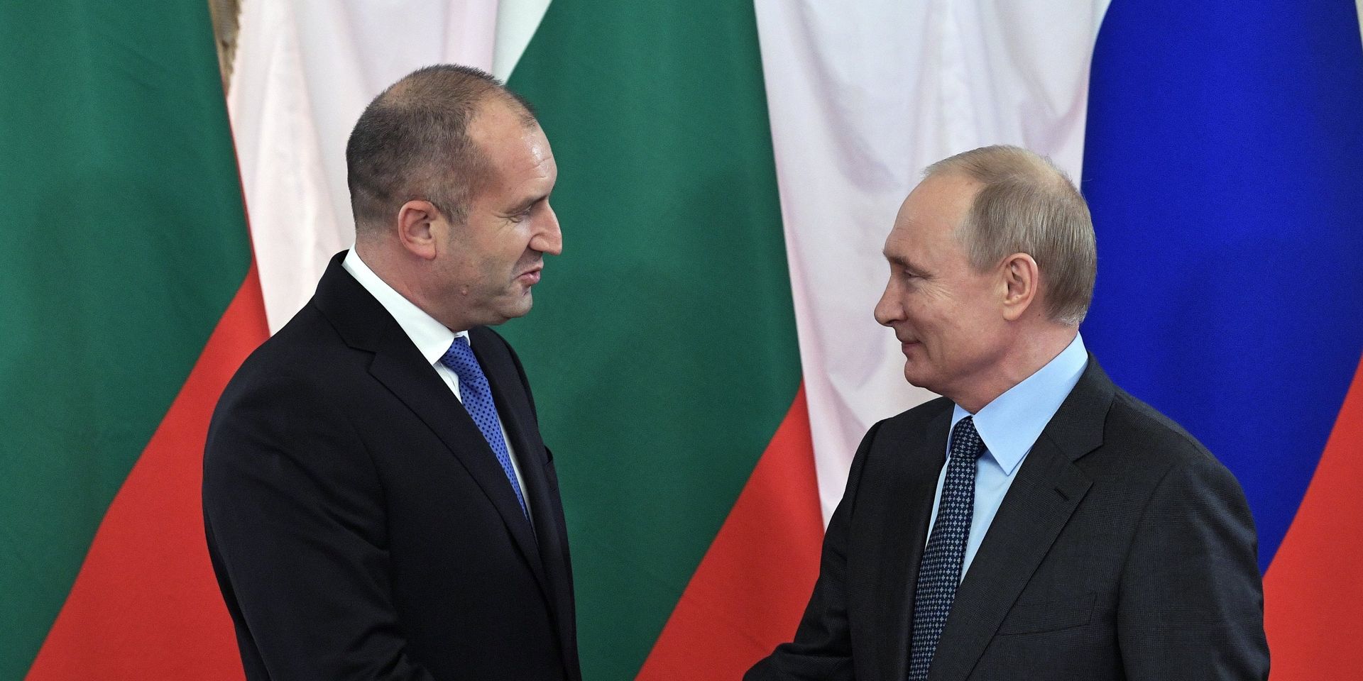 Президент РФ В. Путин и президент Болгарии Румен Радев на ПМЭФ - ИноСМИ, 1920, 11.06.2026
