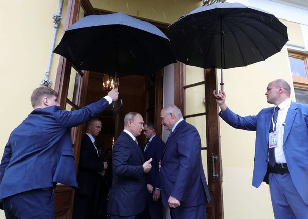 Президент РФ Владимир Путин и президент Белоруссии Александр Лукашенко Президент РФ Владимир Путин и президент Белоруссии Александр Лукашенко