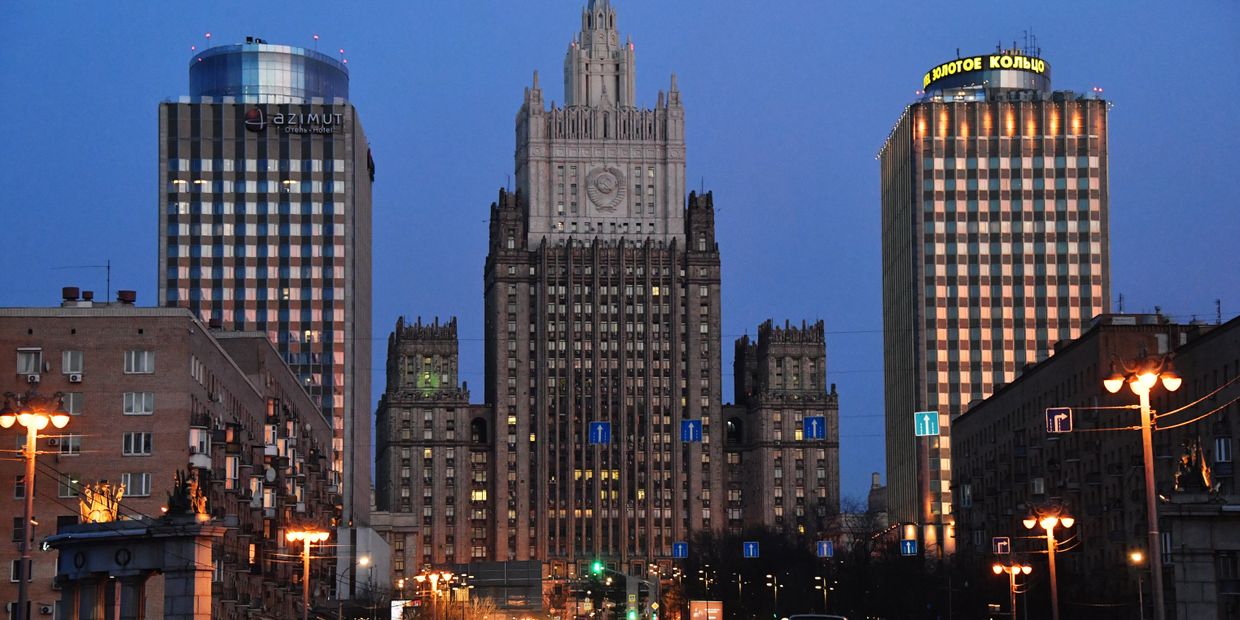 Здание Министерства иностранных дел РФ на Смоленской-Сенной площади в Москве